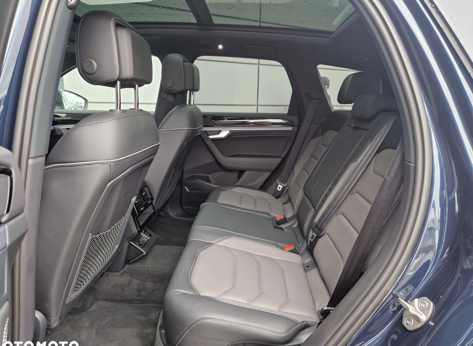 Volkswagen Touareg cena 393000 przebieg: 1900, rok produkcji 2023 z Oborniki Śląskie małe 562